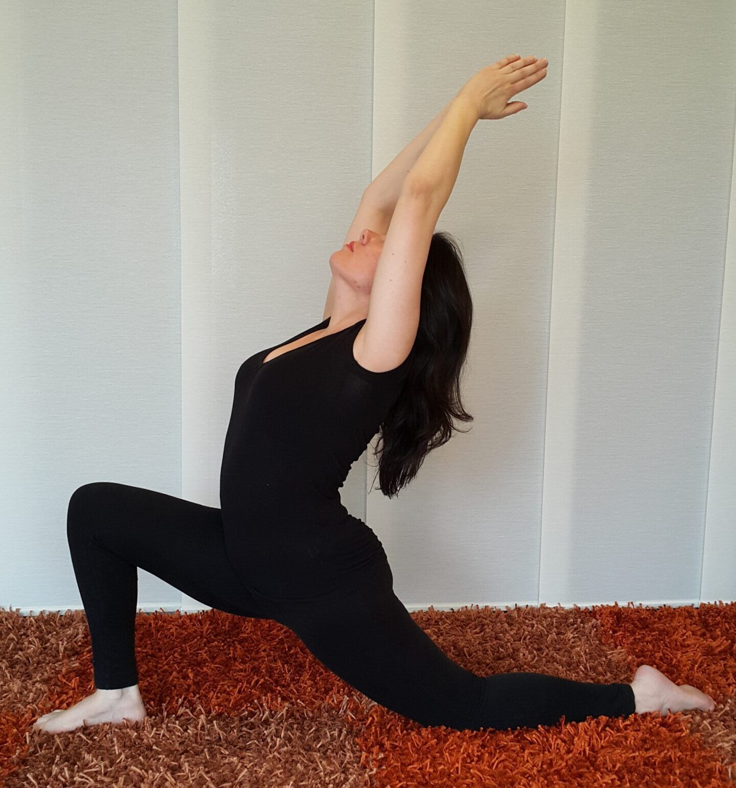 postura-de-yoga-drasylviamoran-archivo-propio